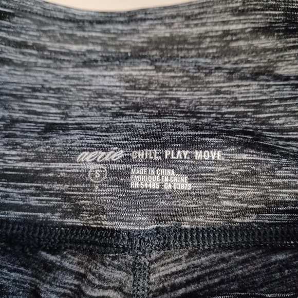 Aerie Chill Play Move Ombre Black And White Leggings - Picture 7 of 7